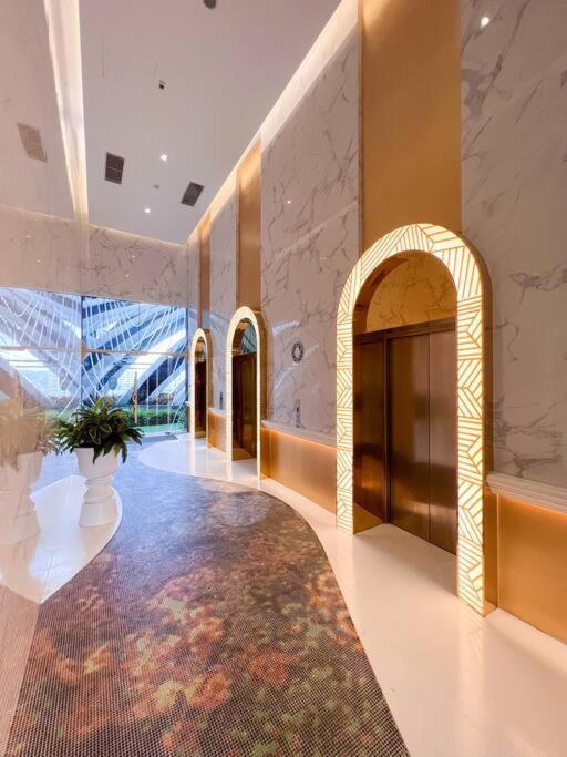 Modern Suites At Arte Mont Kiara By Iconique 쿠알라룸푸르 외부 사진