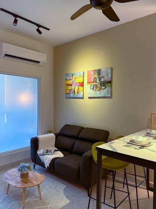 Modern Suites At Arte Mont Kiara By Iconique 쿠알라룸푸르 외부 사진