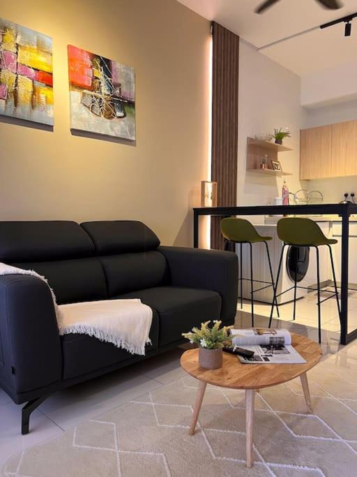 Modern Suites At Arte Mont Kiara By Iconique 쿠알라룸푸르 외부 사진